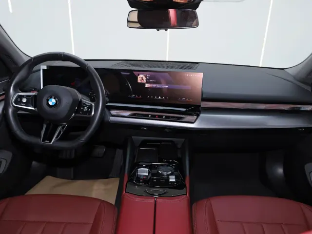 BMW 5 Series — Фото автомобиля 13