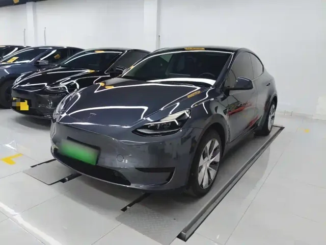 Фотография автомобиля — Tesla Model Y