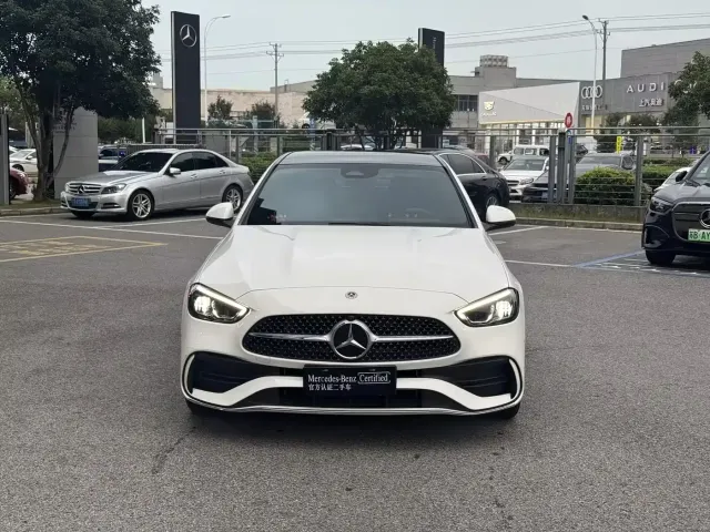 Mercedes-Benz C-Class — Фото автомобиля 2