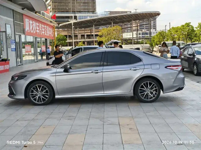 Toyota Camry — Фото автомобиля 3