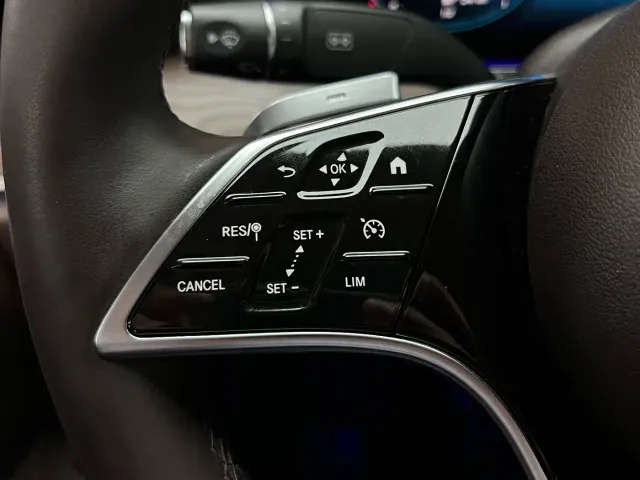 Mercedes-Benz E-Class — Фото автомобиля 24