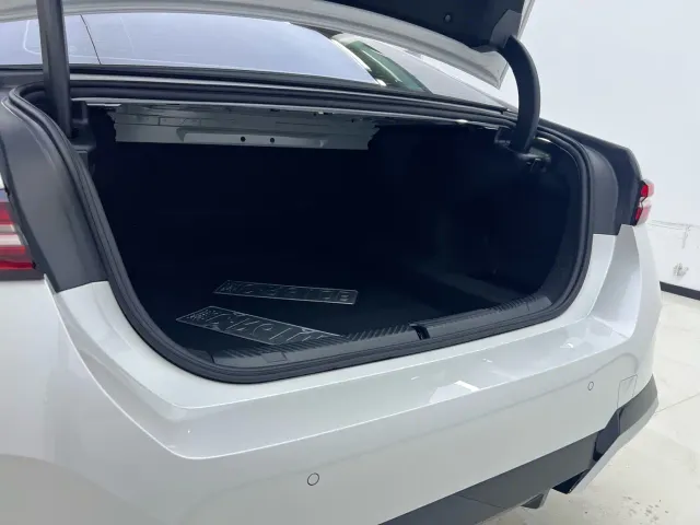 BMW 5 Series — Фото автомобиля 21