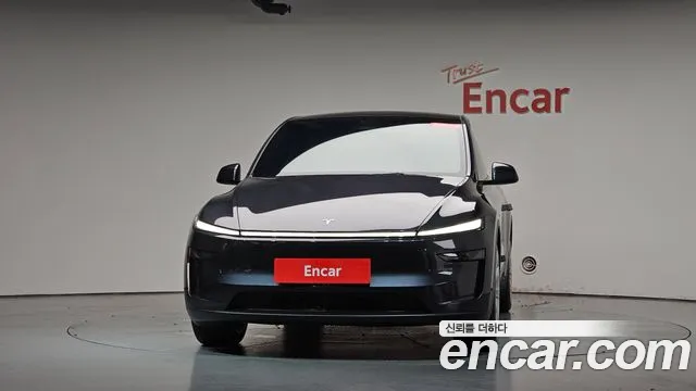 Tesla Model Y — Фото автомобиля 2
