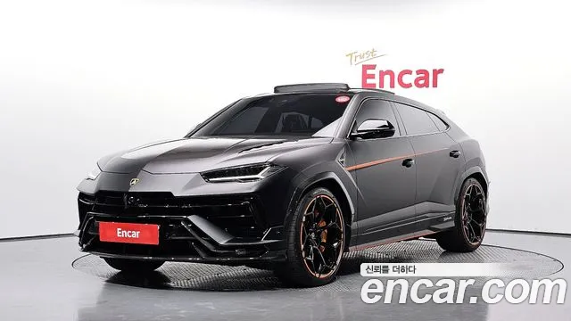 Фотография автомобиля — Lamborghini Urus