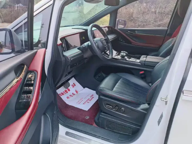 GAC Trumpchi M8 — Фото автомобиля 3