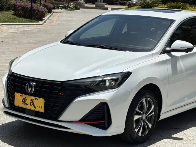 Changan Eado — Фото автомобиля 8