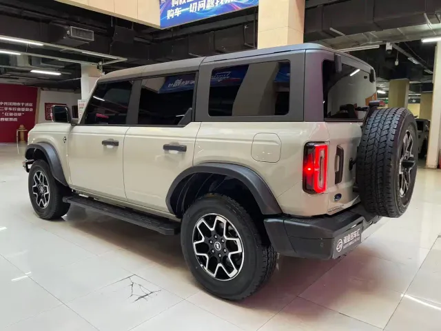 Ford Bronco — Фото автомобиля 4