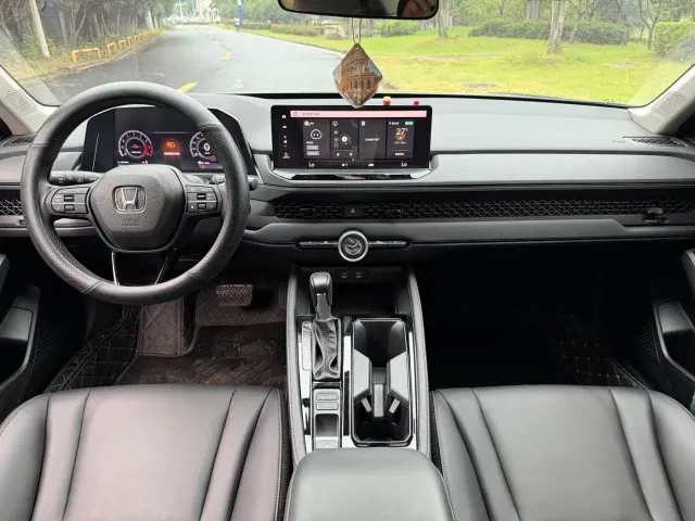 Honda Accord — Фото автомобиля 5