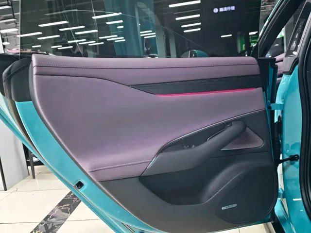 Xiaomi SU7 — Фото автомобиля 30