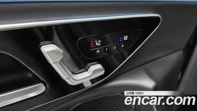 Mercedes-Benz E-Class — Фото автомобиля 17