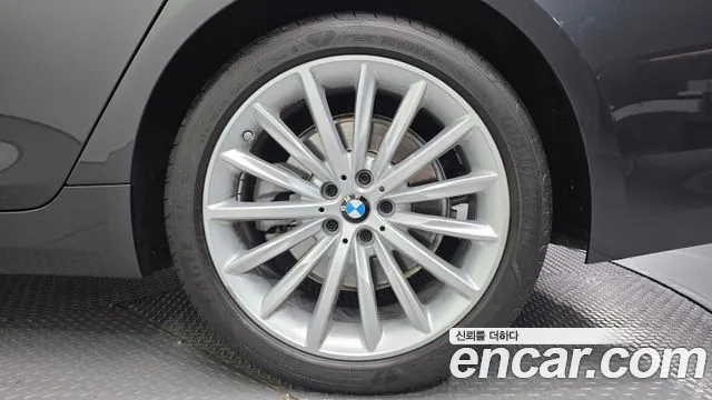 BMW 5 Series G30 — Фото автомобиля 6