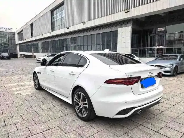 Jaguar XEL — Фото автомобиля 6