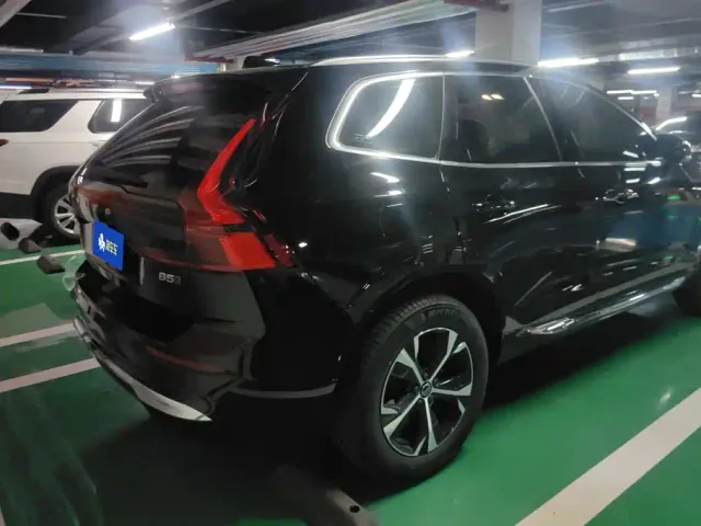 Volvo XC60 — Фото автомобиля 3