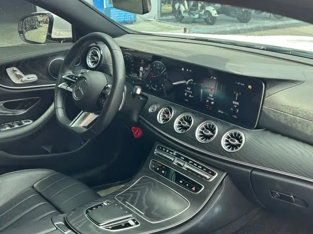 Mercedes-Benz E-Class — Фото автомобиля 7