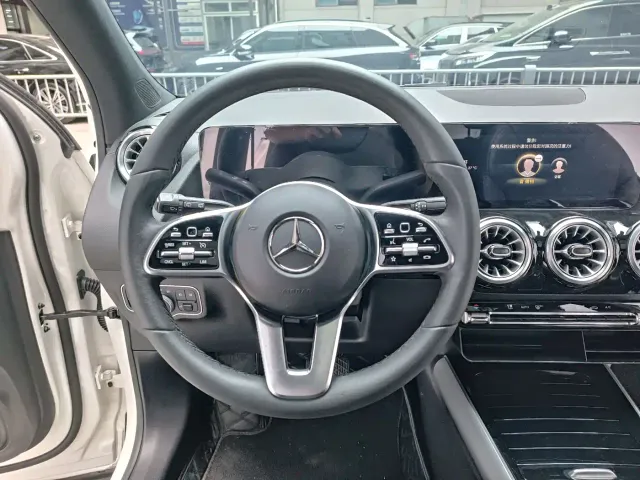 Mercedes-Benz GLA-Class — Фото автомобиля 14