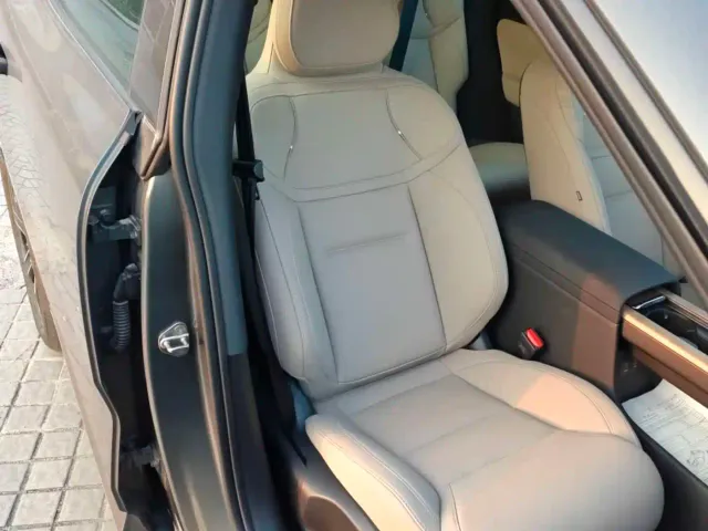 Volvo XC70 Plug-in Hybrid — Фото автомобиля 13