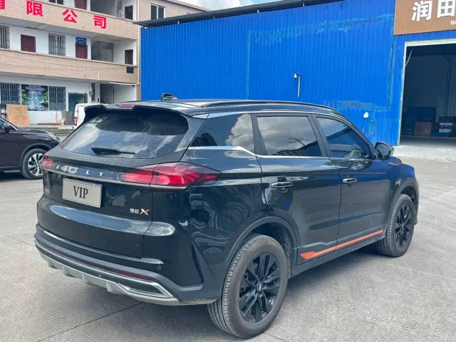 Geely Boyue — Фото автомобиля 5