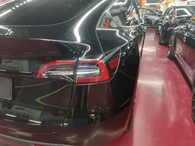 Tesla Model Y — Фото автомобиля 7