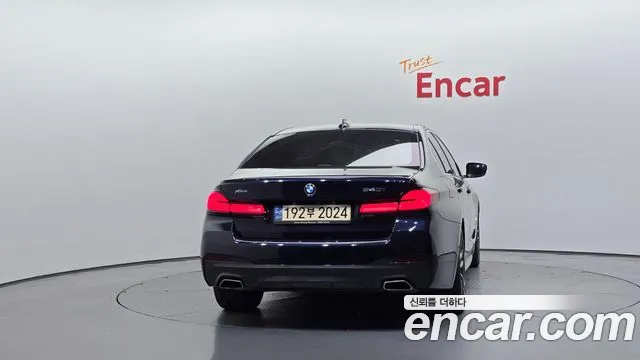 BMW 5 Series G30 — Фото автомобиля 4