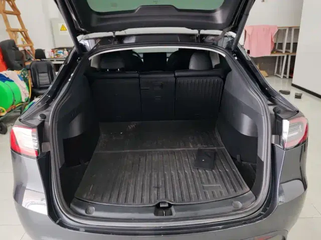 Tesla Model Y — Фото автомобиля 4