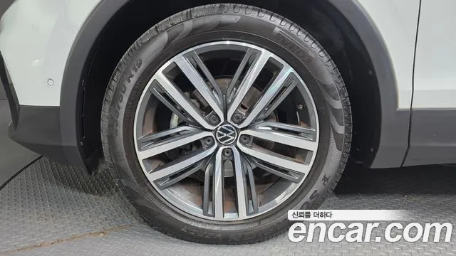 Volkswagen Tiguan Tiguan 2 поколение 2.0 TDI 4Motion Prestige — Фото автомобиля 5