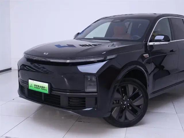 Li Auto L8 — Фото автомобиля 3