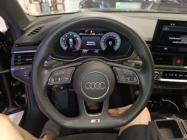 Audi A4L — Фото автомобиля 10