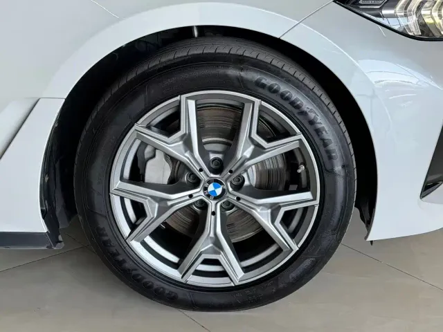 BMW i3 — Фото автомобиля 5