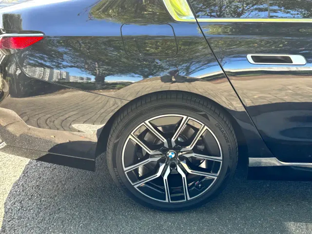 BMW 7 Series — Фото автомобиля 5