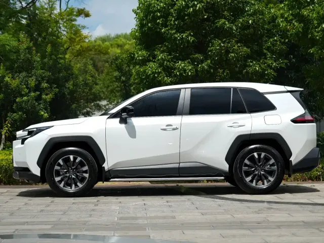 Toyota RAV4 — Фото автомобиля 12