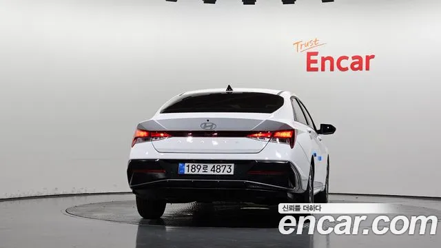 Hyundai Avante CN7 — Фото автомобиля 4