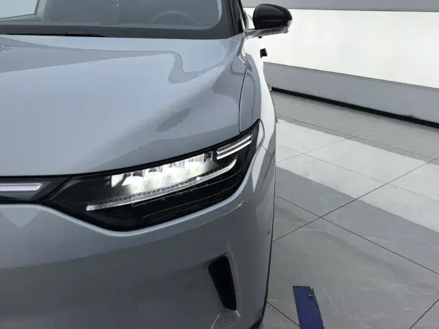 Leapmotor C11 — Фото автомобиля 5