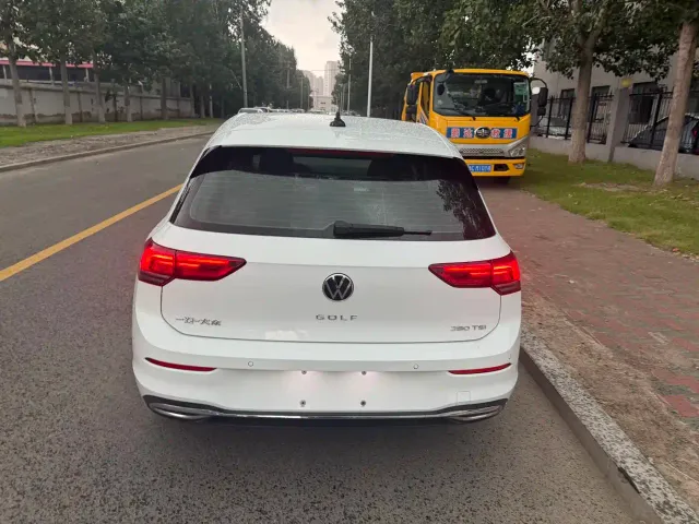 Volkswagen Golf — Фото автомобиля 4