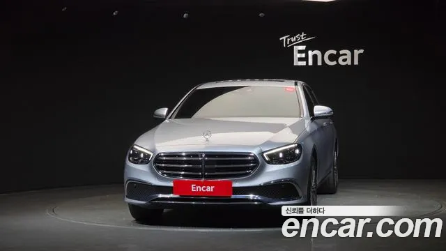 Mercedes-Benz E-Class E-класс W213 E350 4MATIC Exclusive — Фото автомобиля 2