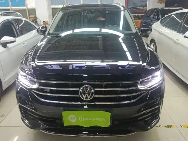 Volkswagen Tiguan L — Фото автомобиля 2