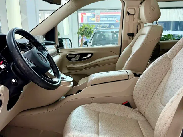 Mercedes-Benz V-Class — Фото автомобиля 4