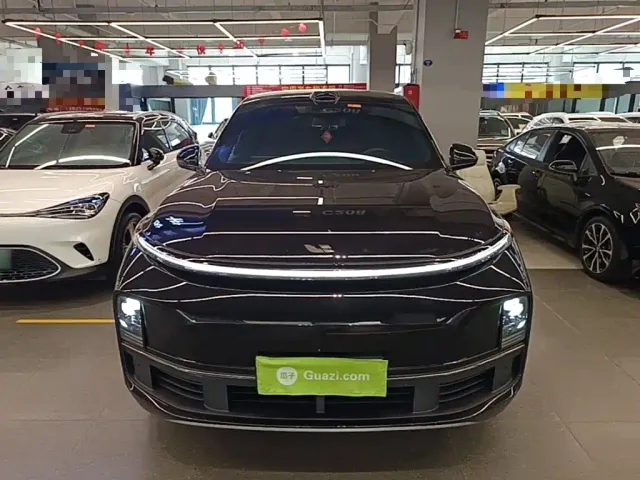 Li Auto L8 — Фото автомобиля 2
