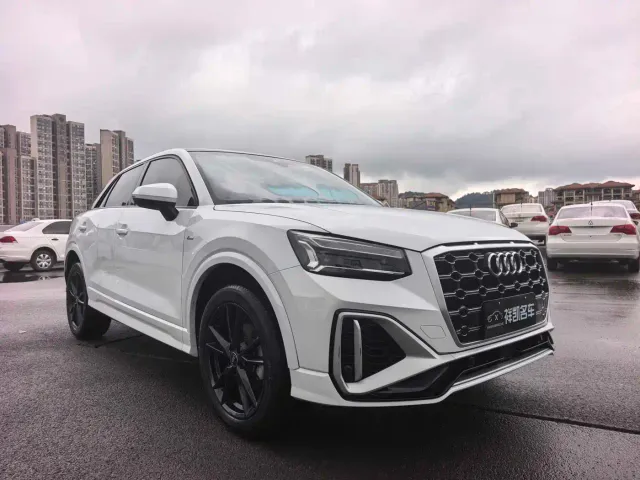 Audi Q2L — Фото автомобиля 3