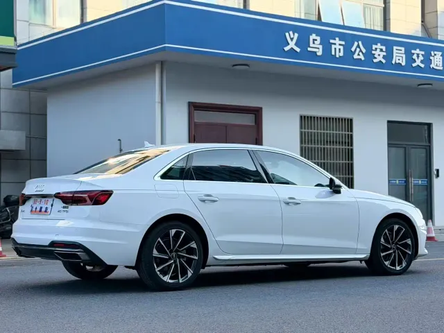 Audi A4L — Фото автомобиля 9