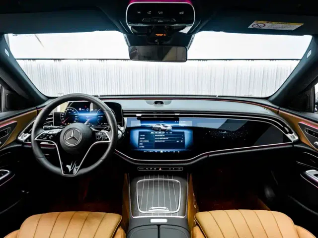 Mercedes-Benz E-Class — Фото автомобиля 15