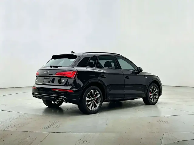 Audi Q5L — Фото автомобиля 9
