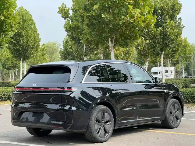 Li Auto L6 — Фото автомобиля 14