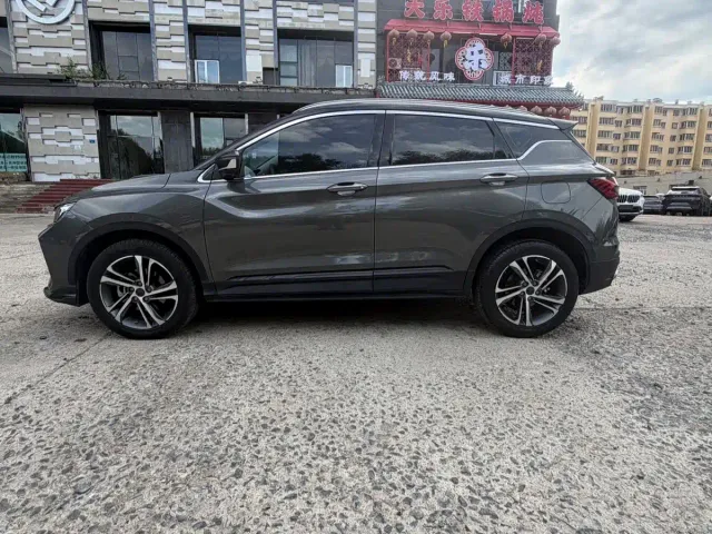 Geely Binyue — Фото автомобиля 8