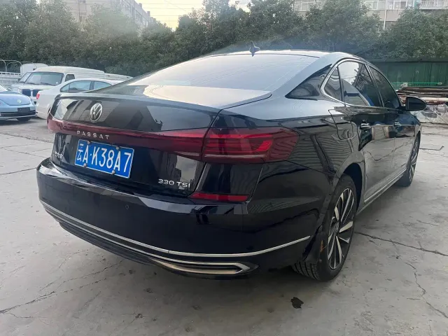 Volkswagen Passat — Фото автомобиля 12