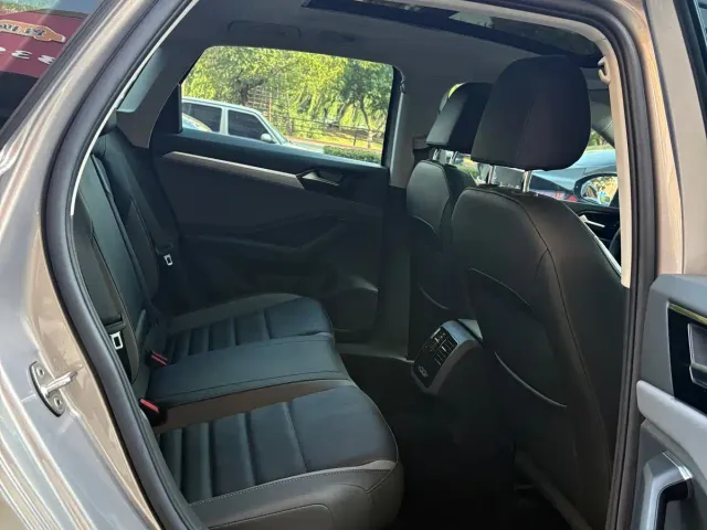Volkswagen Sagitar — Фото автомобиля 15