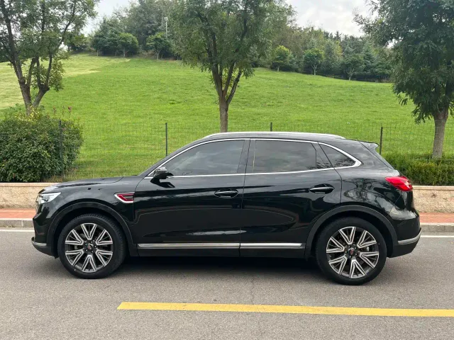 Hongqi HS5 — Фото автомобиля 4