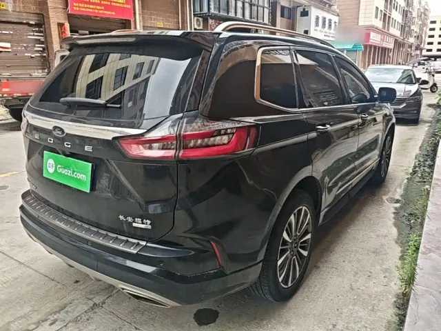 Ford Edge — Фото автомобиля 4
