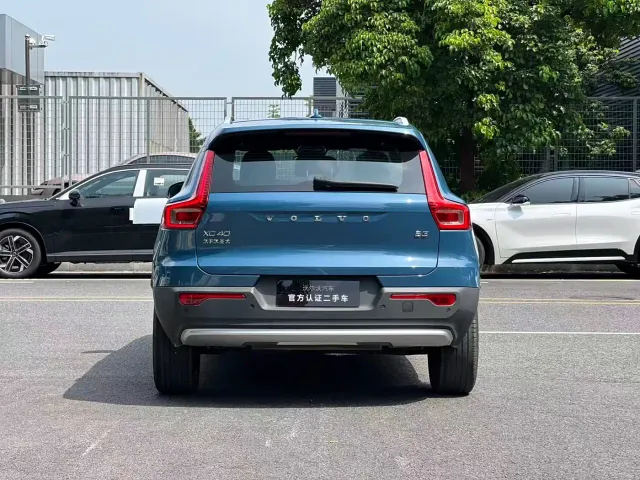 Volvo XC40 — Фото автомобиля 5