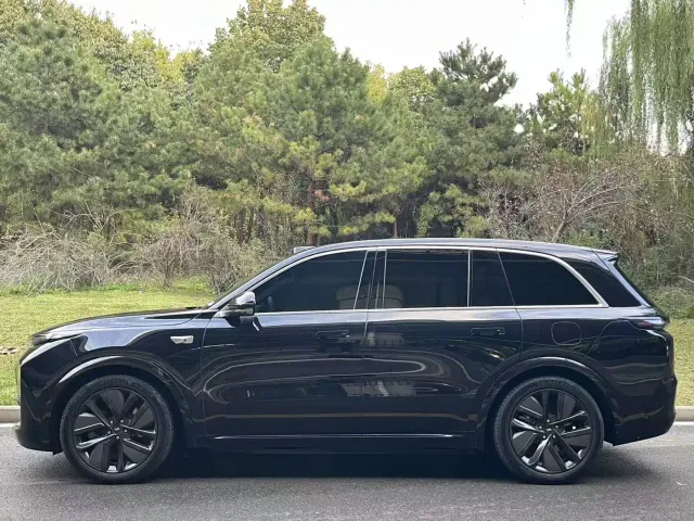 Li Auto L8 — Фото автомобиля 3