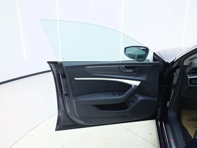 Audi A7L — Фото автомобиля 10